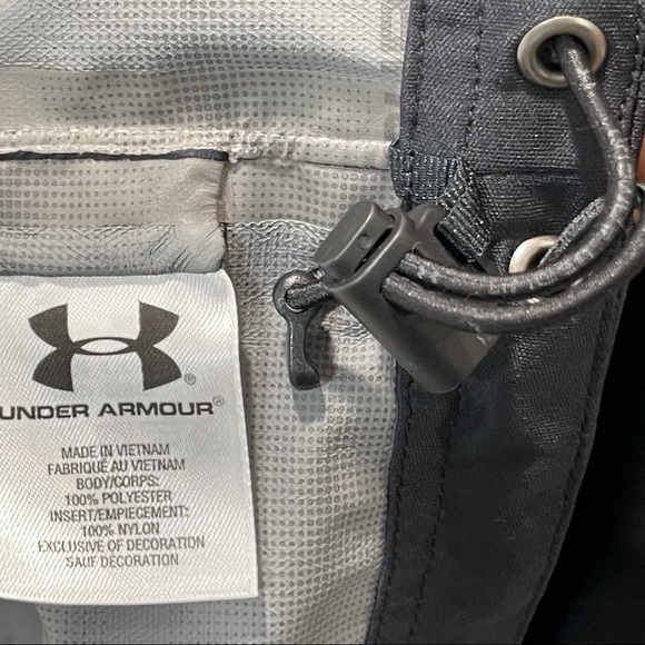 Under Armour Light Weight Jacket with Hoodie Women Size Medium - Picture 9 of 16